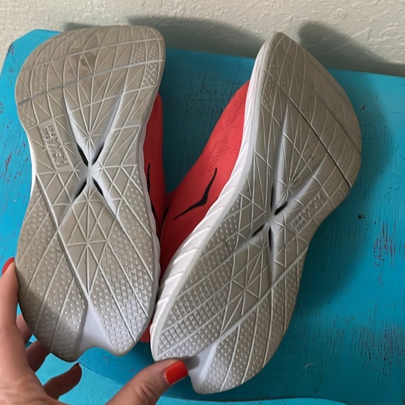 Hoka women’s One One coral - Picture 3 of 3